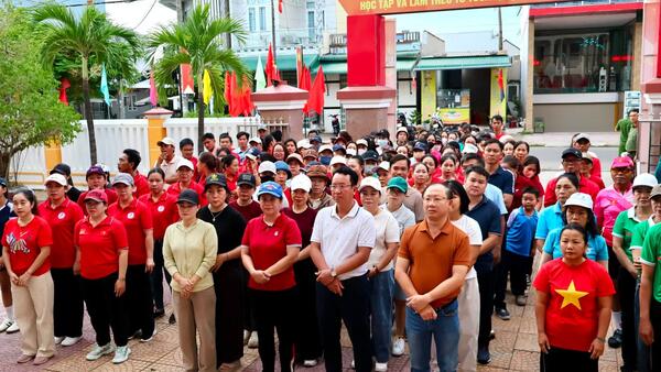 PHƯỜNG SA HUỲNH HƯỞNG ỨNG CHƯƠNG TRÌNH ĐI BỘ “CÙNG VIỆT NAM TIẾN BƯỚC” NĂM 2026