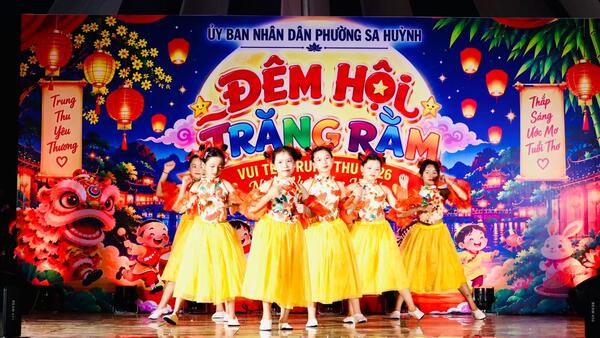 Ấm áp Chương trình “Đêm hội trăng rằm – Niềm vui trọn vẹn” trên địa bàn phường Sa Huỳnh